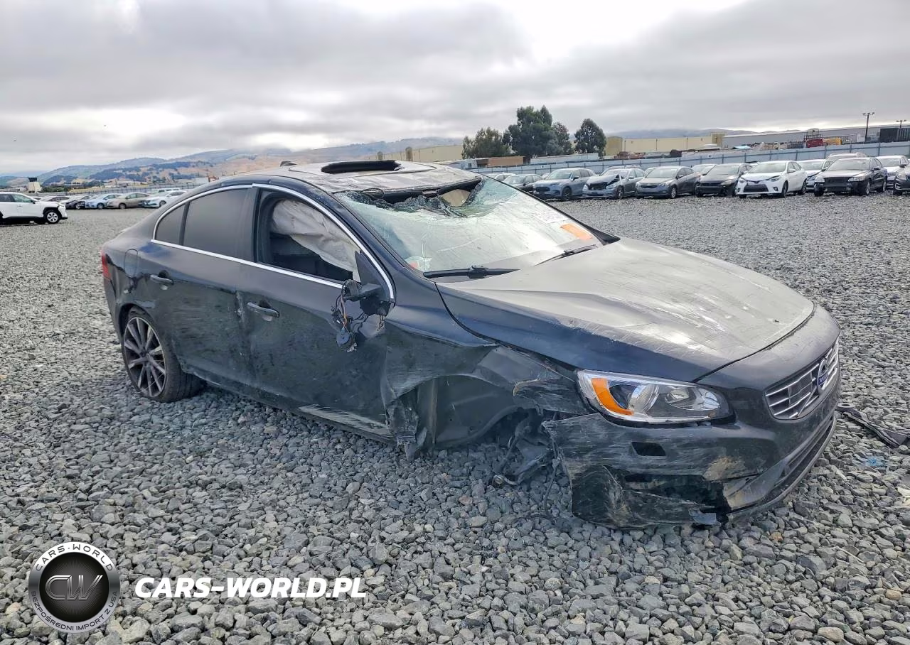 2015 Volvo S60 Platinum VIN:YV126MFM8F2359855 - 4