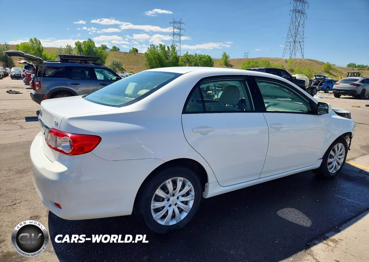 2012 Toyota Corolla Le VIN:JTDBU4EE0C9175230 - 3
