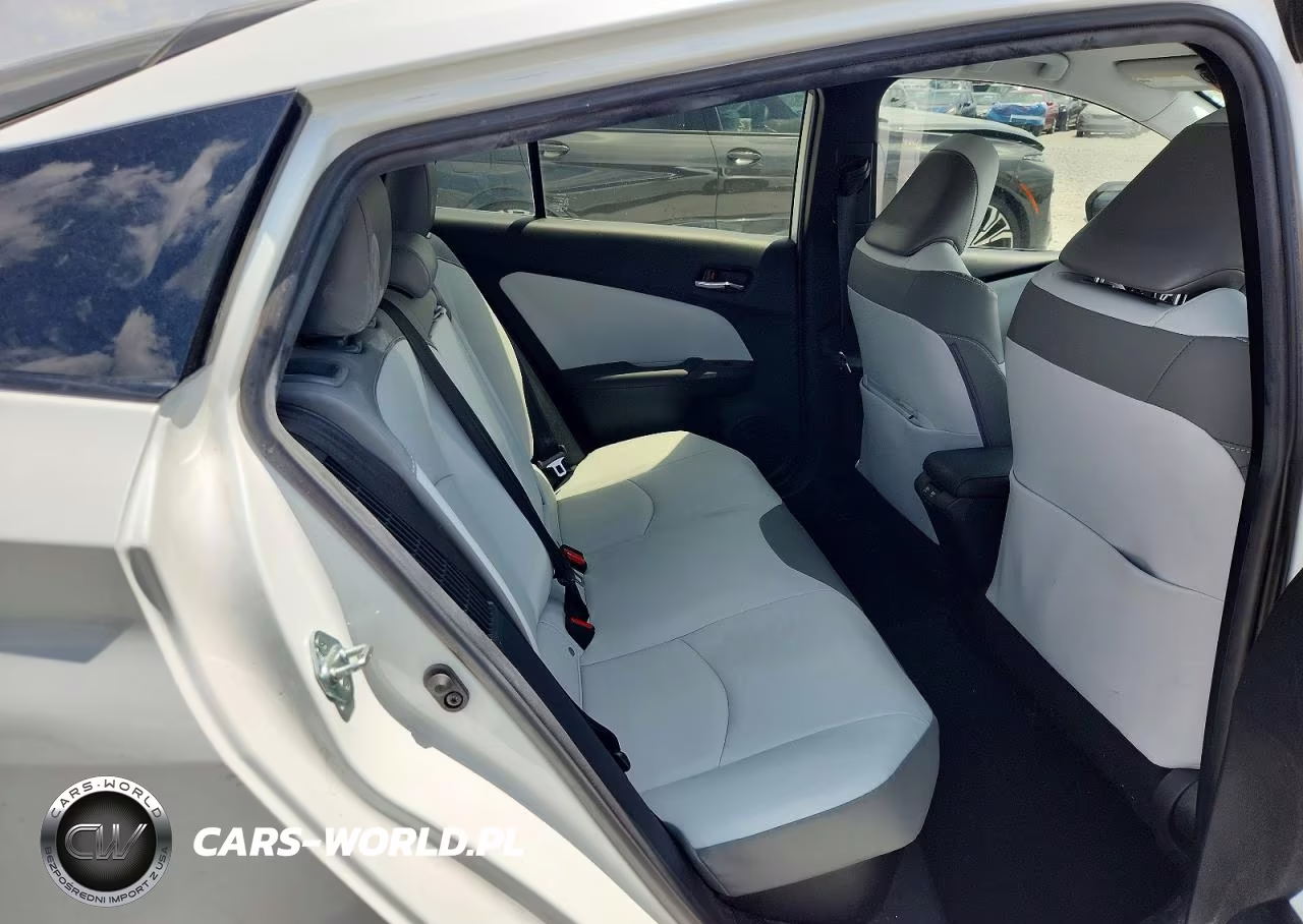 2021 Toyota Prius Prime Limited VIN:JTDKAMFP1M3189263 - 10