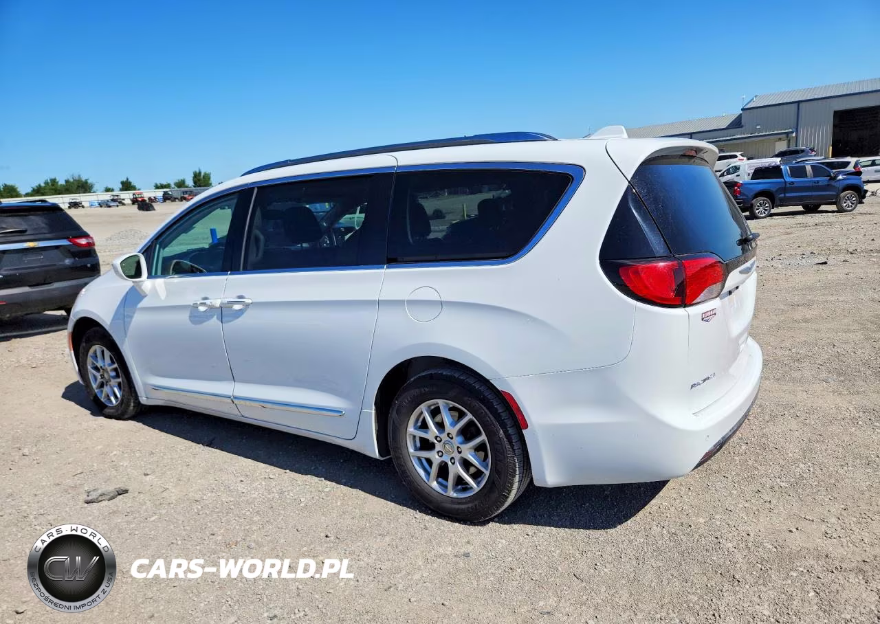 2020 Chrysler Pacifica Touring L VIN:2C4RC1BG1LR123587 - 2