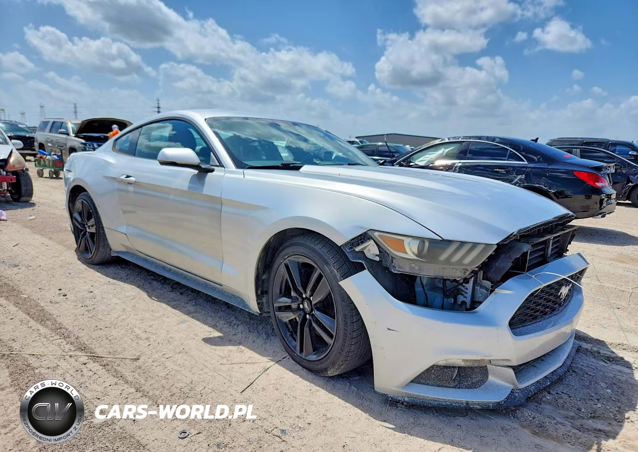 2015 Ford Mustang VIN:1FA6P8TH8F5301249 - 4