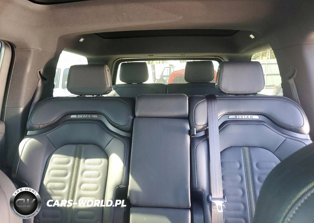 2025 Rivian R1S Adventure VIN:7PDSGBBA2SN071477 - 10
