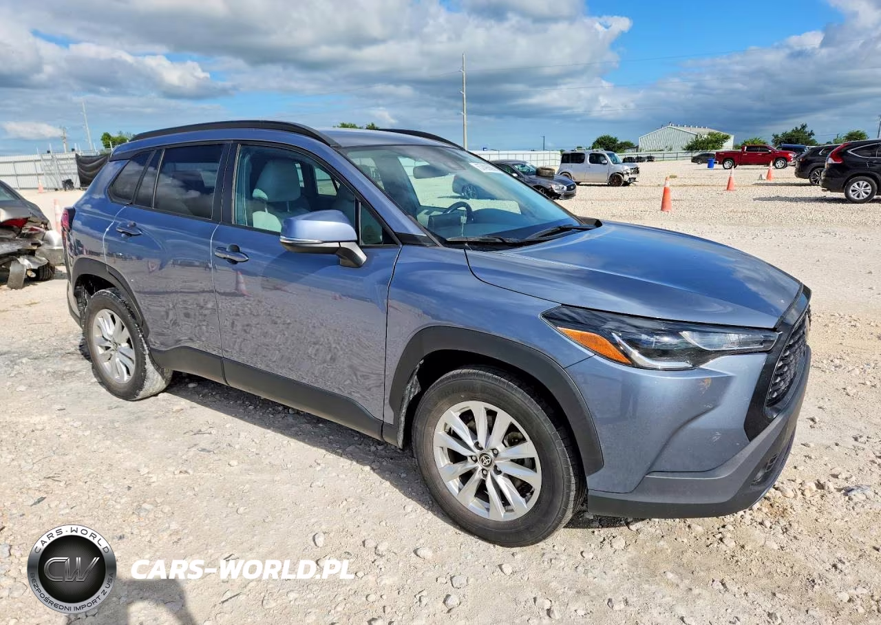 2022 Toyota Corolla Cross Le VIN:7MUCAAAGXNV032279 - 4