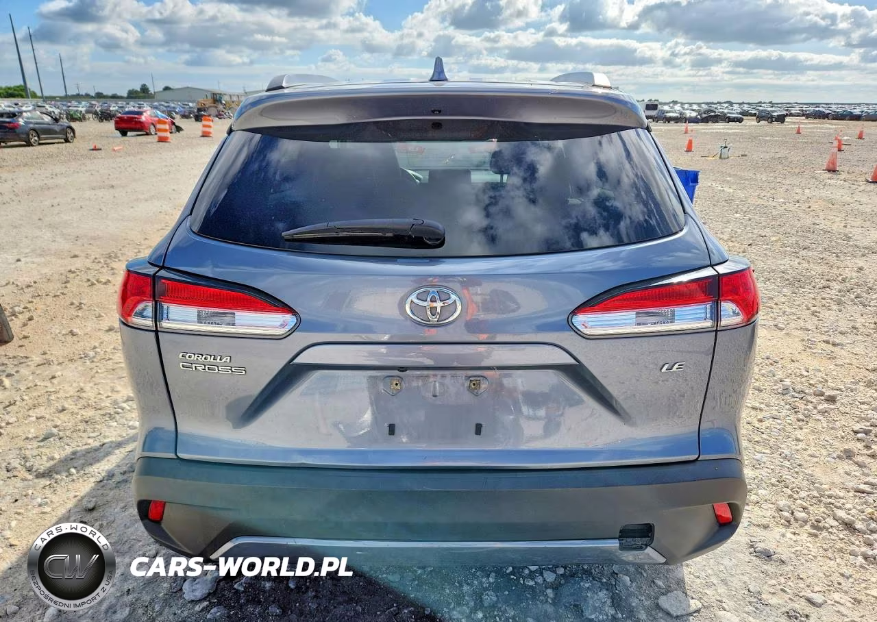 2022 Toyota Corolla Cross Le VIN:7MUCAAAGXNV032279 - 6