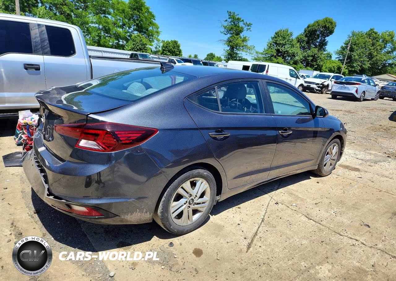 2020 Hyundai Elantra Sel VIN:5NPD84LF0LH623997 - 3