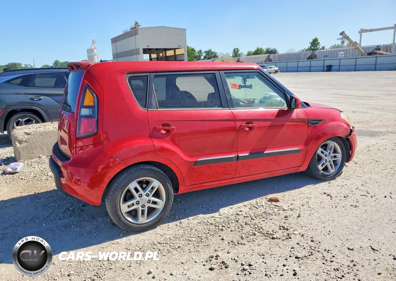 2011 Kia Soul + VIN:KNDJT2A24B7227953 - 3
