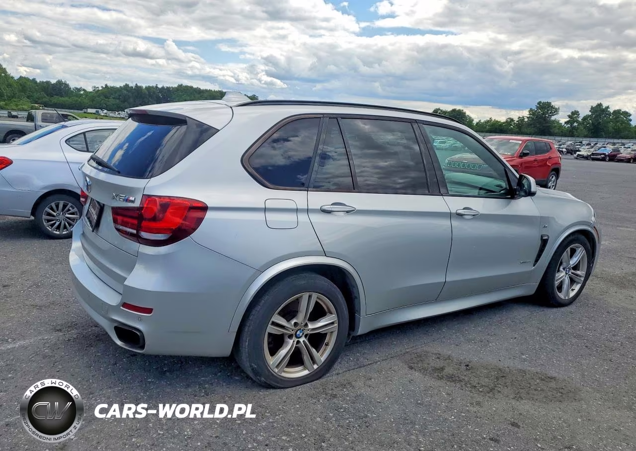2015 BMW X5 xDrive50I VIN:5UXKR6C58F0J76214 - 3