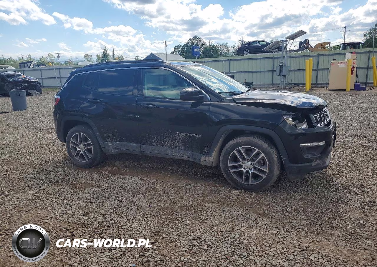 2018 Jeep Compass Latitude VIN:3C4NJCBB4JT468837 - 4