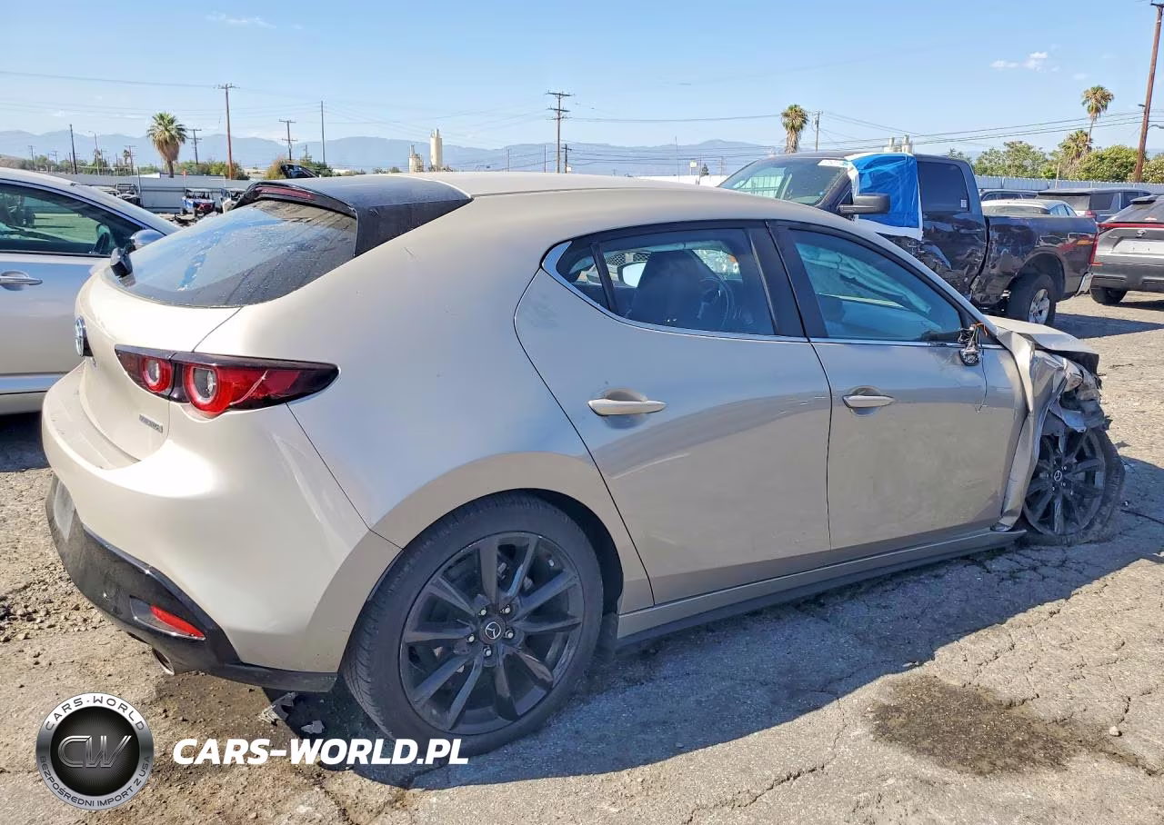 2025 Mazda 3 Select Sport VIN:JM1BPAKM1S1752832 - 3