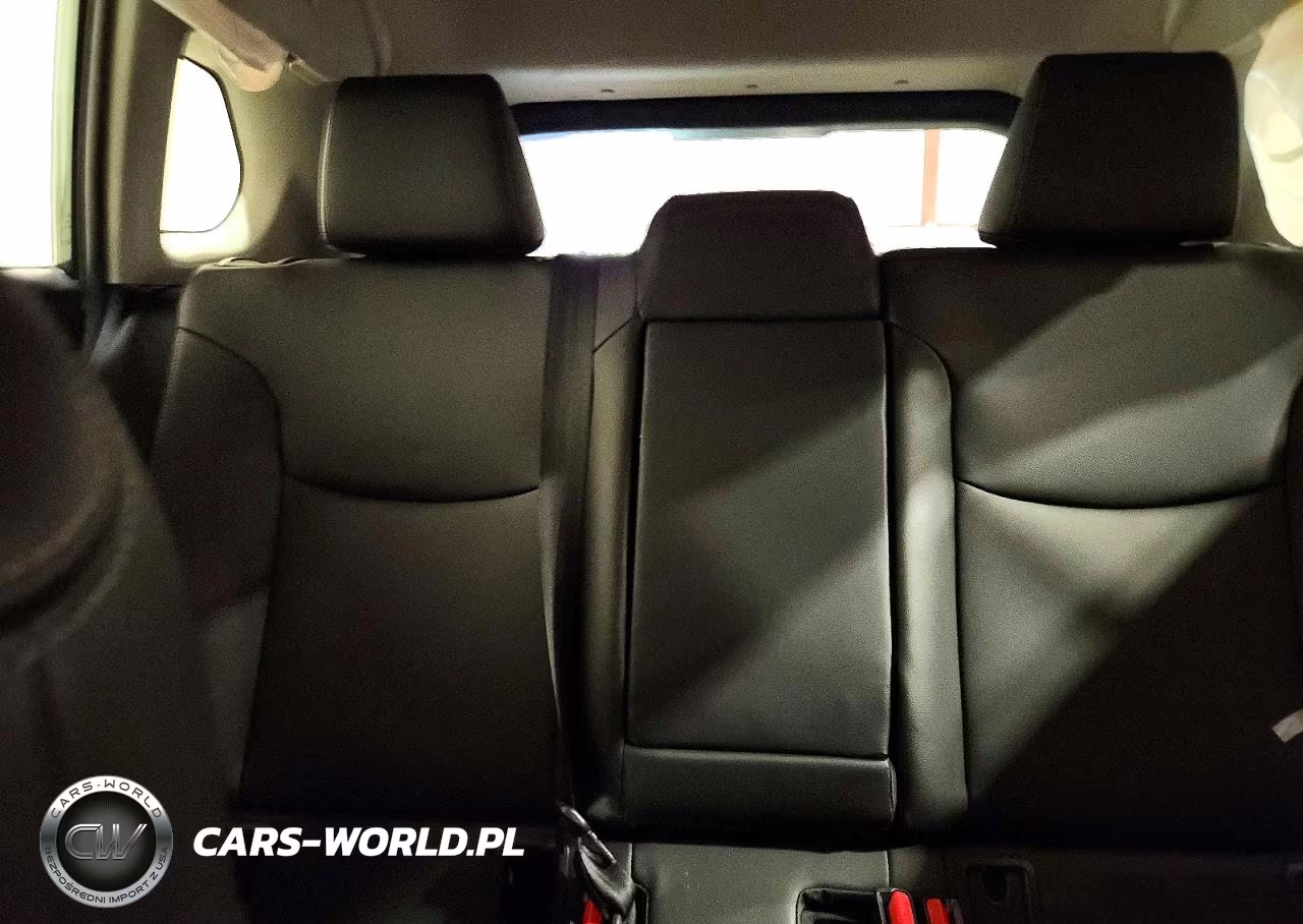 2022 Toyota Corolla Cross Xle VIN:7MUDAABG9NV039307 - 10