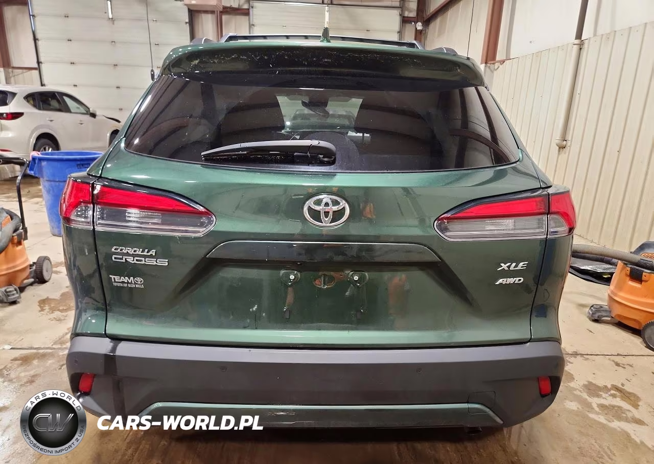 2022 Toyota Corolla Cross Xle VIN:7MUDAABG9NV039307 - 6