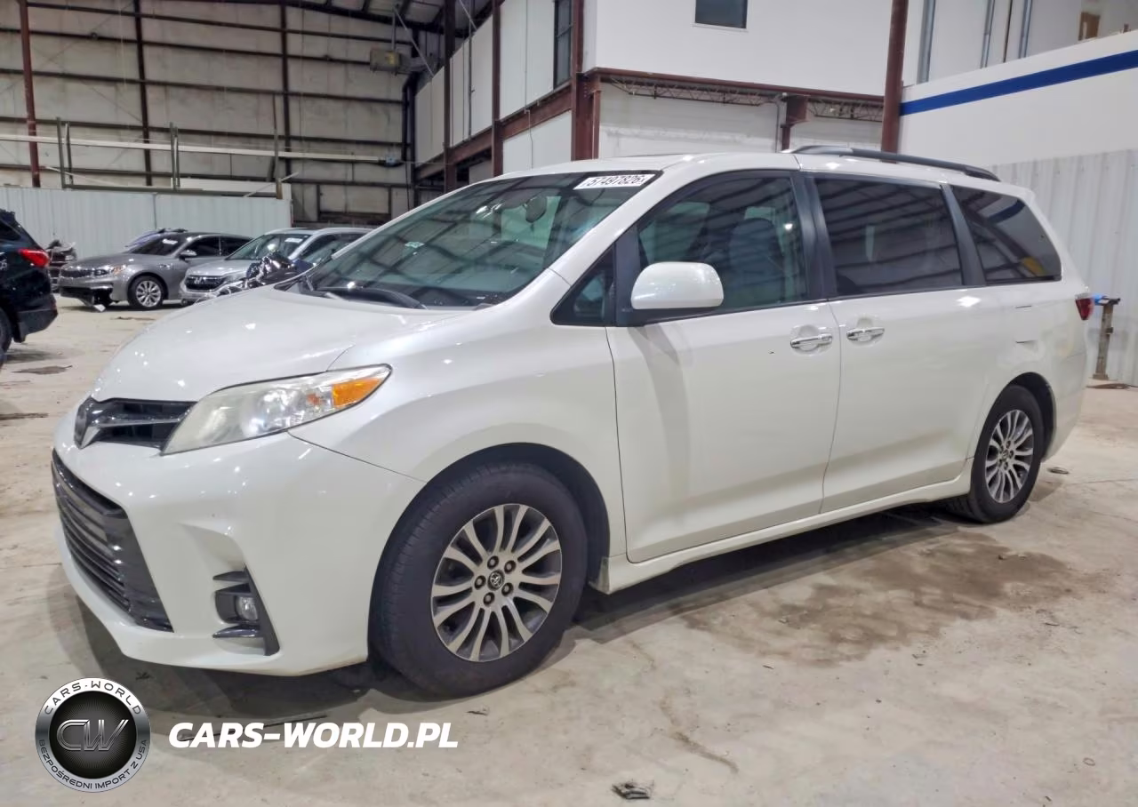 2018 Toyota Sienna Xle Premium 8-Passenger