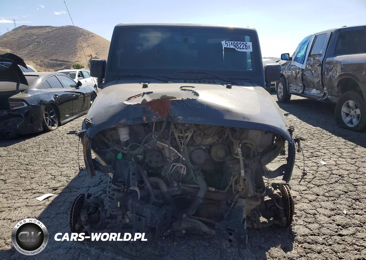 2017 Jeep Wrangler Unlimited Sport VIN:1C4BJWDG2HL669557 - 5