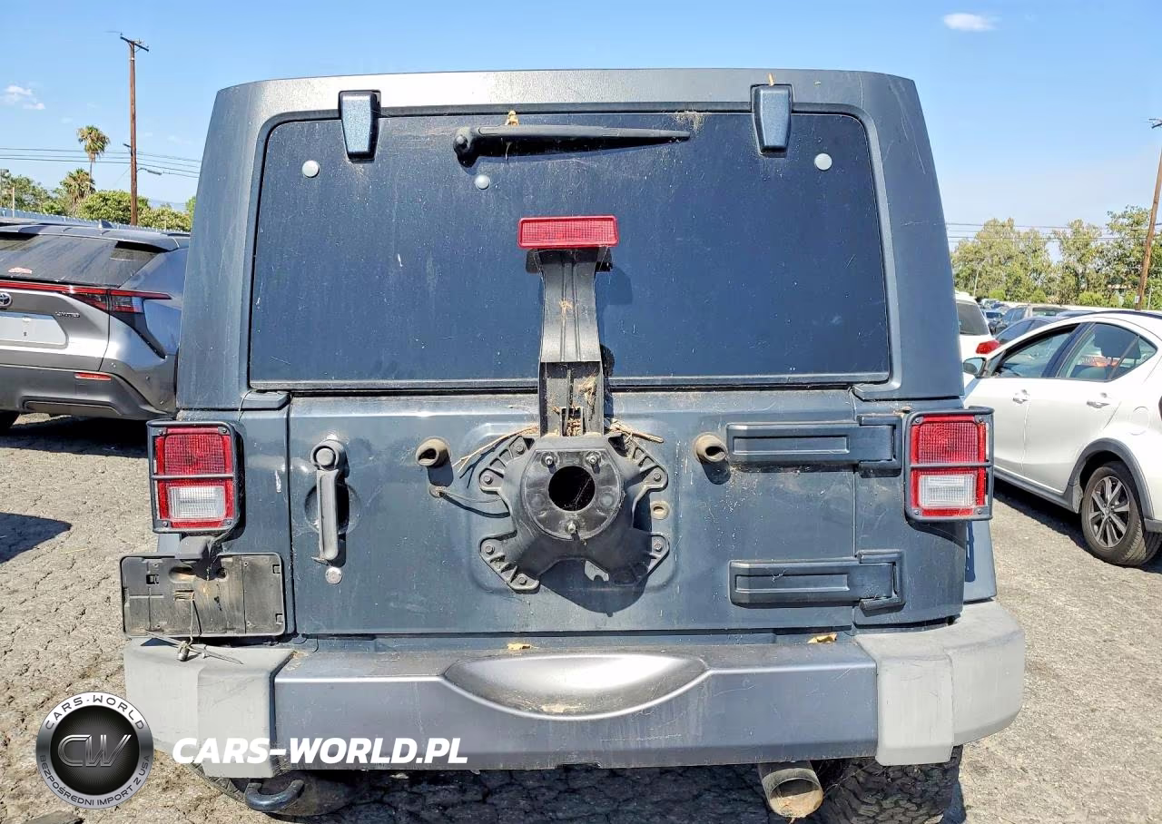 2017 Jeep Wrangler Unlimited Sport VIN:1C4BJWDG2HL669557 - 6