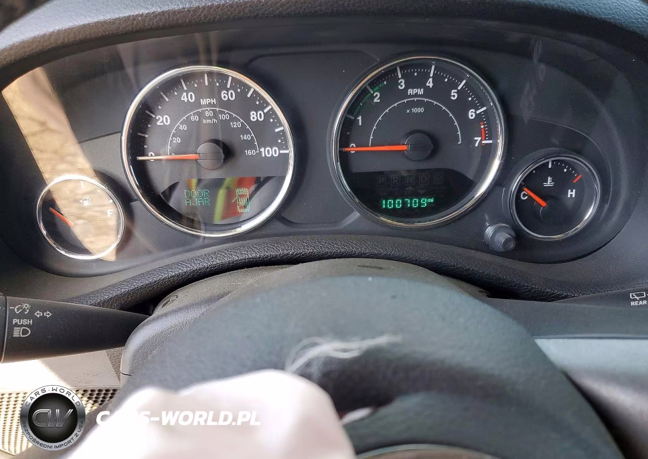 2017 Jeep Wrangler Unlimited Sport VIN:1C4BJWDG2HL669557 - 9