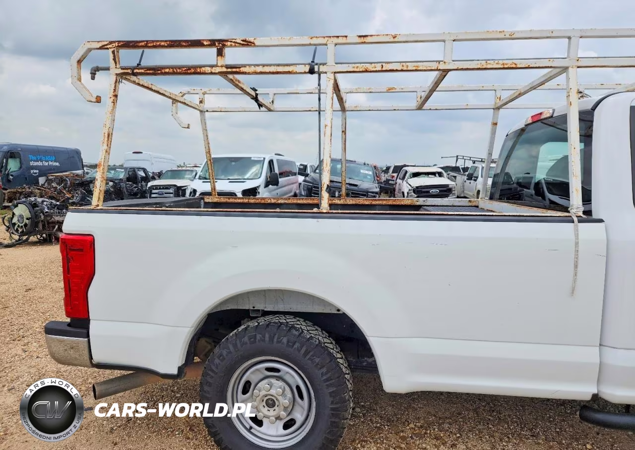 2018 Ford F250 Super Duty VIN:1FTBF2A65JEB71532 - 10