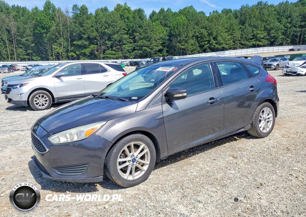 2015 Ford Focus Se VIN:1FADP3K28FL364354 - 1