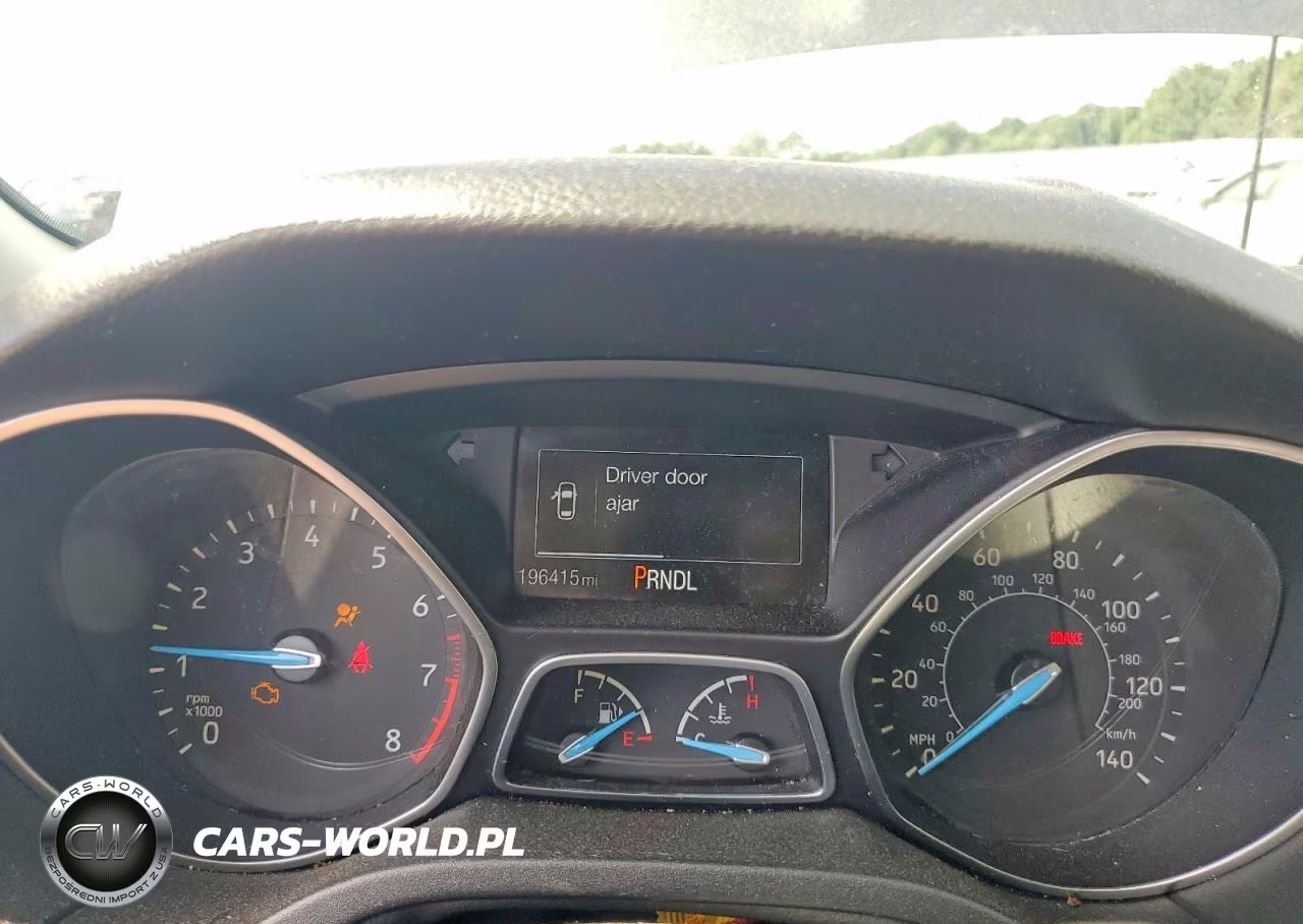 2015 Ford Focus Se VIN:1FADP3K28FL364354 - 9
