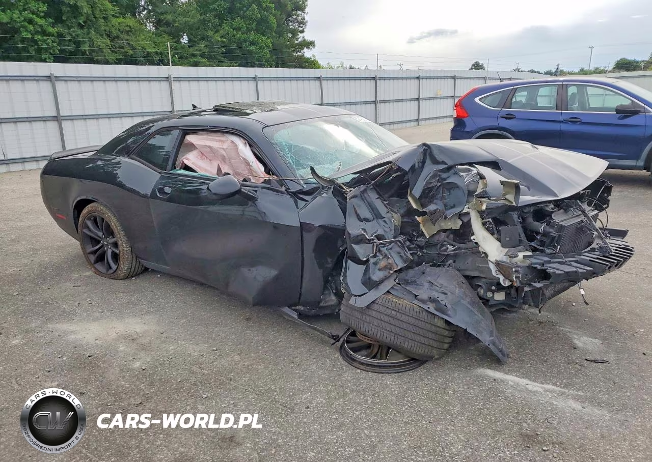 2018 Dodge Challenger Sxt VIN:2C3CDZAG8JH182761 - 4