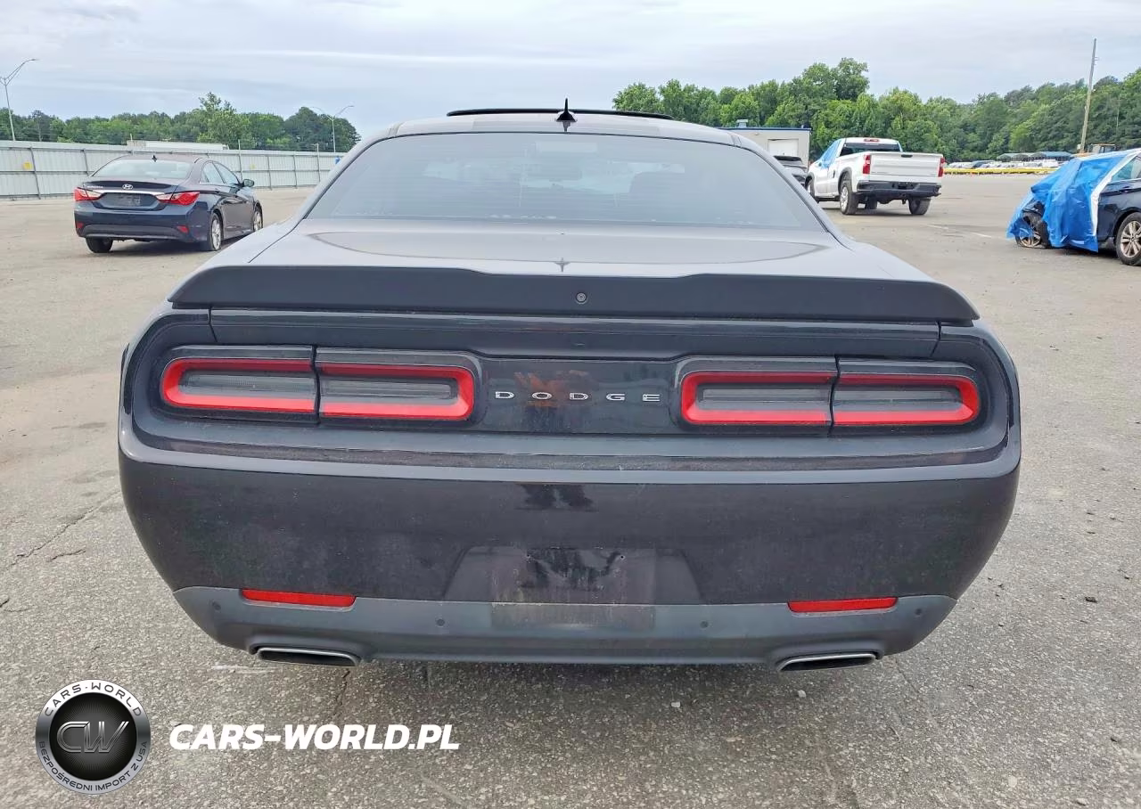 2018 Dodge Challenger Sxt VIN:2C3CDZAG8JH182761 - 6