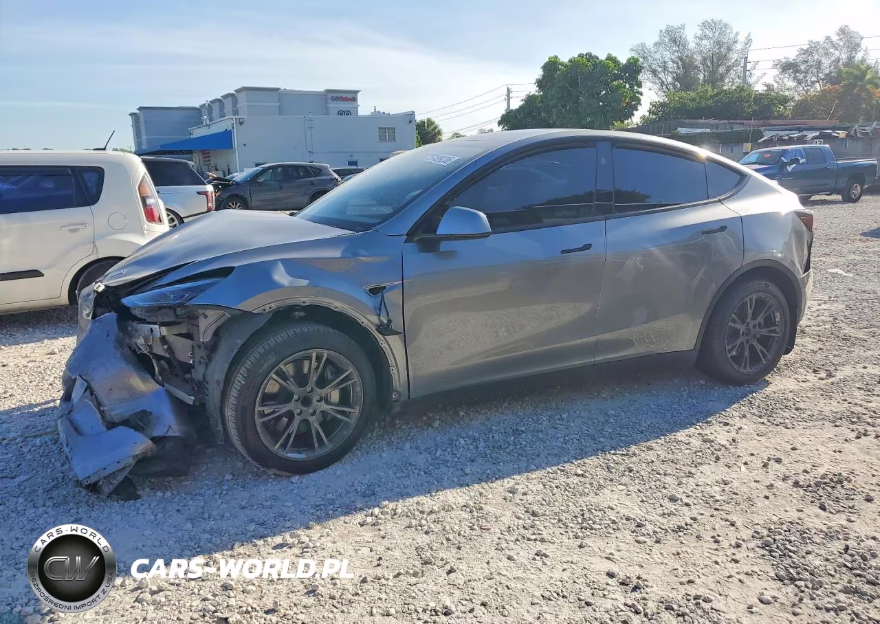 2025 Tesla Model Y – zdjęcie 1 z 12