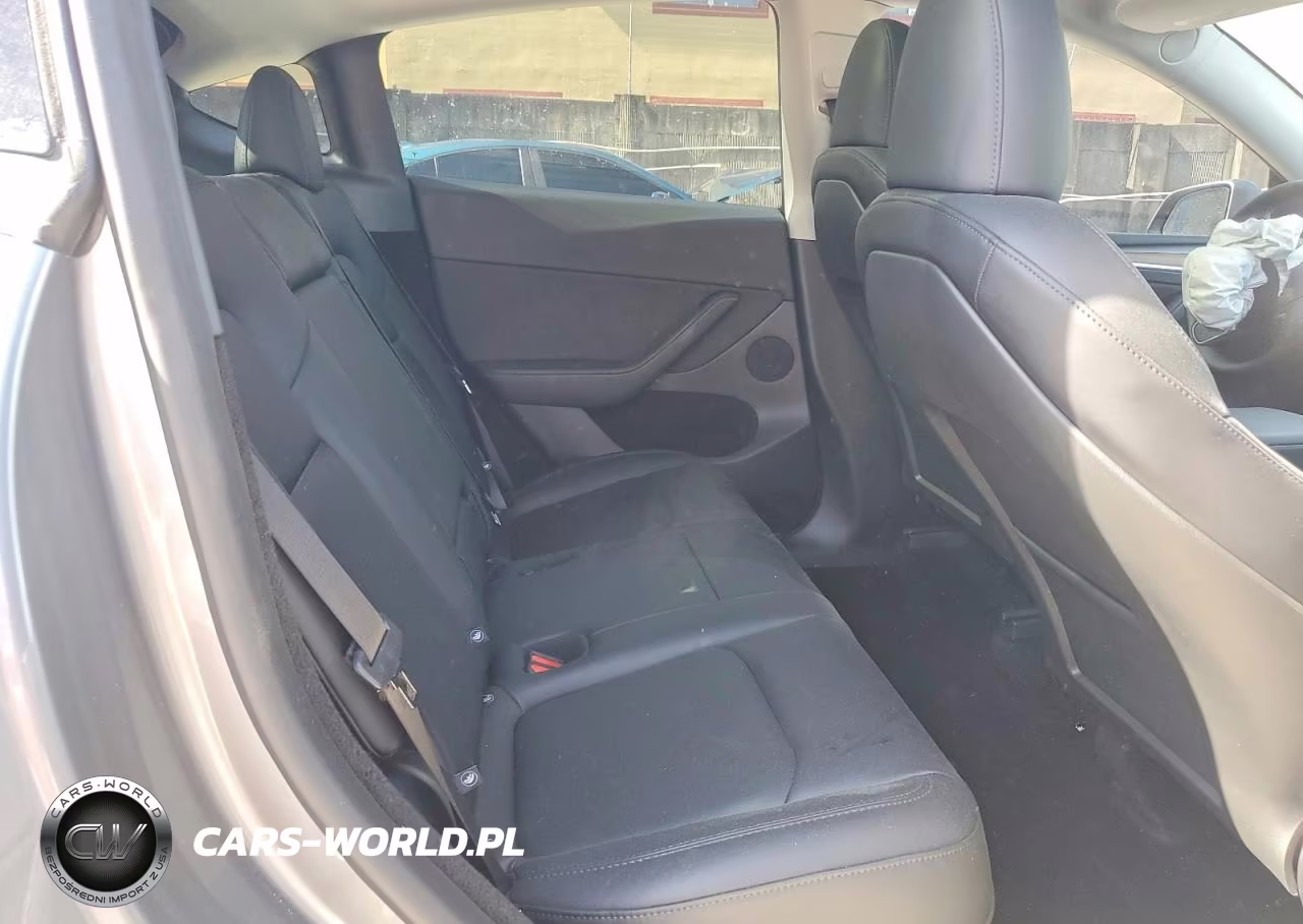 2025 Tesla Model Y VIN:7SAYGDED6SF256667 - 10