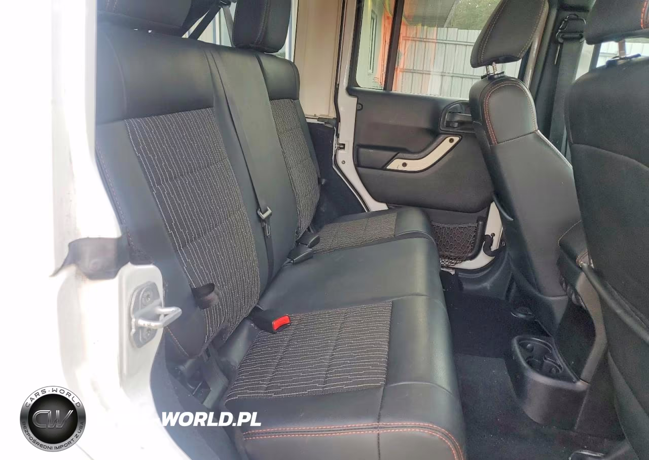 2012 Jeep Wrangler Unlimited Sahara VIN:1C4BJWEG1CL169218 - 10