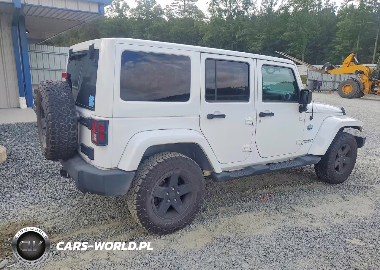 2012 Jeep Wrangler Unlimited Sahara VIN:1C4BJWEG1CL169218 - 3