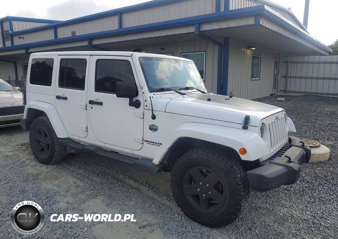 2012 Jeep Wrangler Unlimited Sahara VIN:1C4BJWEG1CL169218 - 4