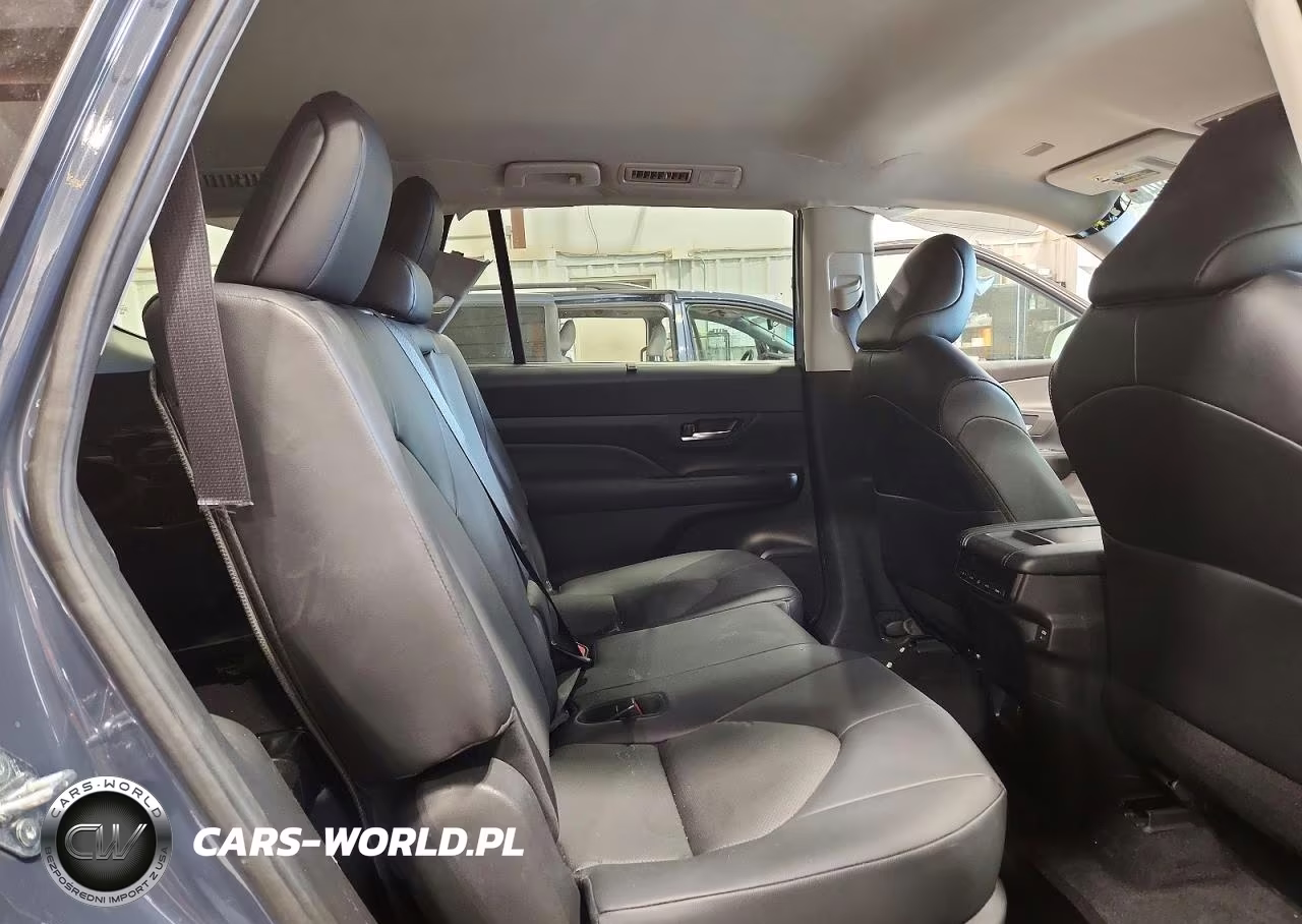 2024 Toyota Grand Highlander Xle VIN:5TDAAAB54RS021556 - 11