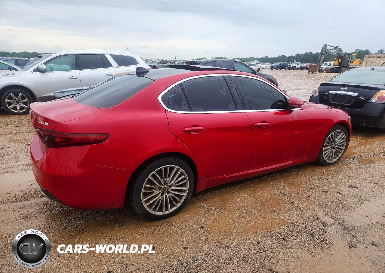 2017 Alfa Romeo Giulia Ti VIN:ZARFAECN5H7536818 - 3