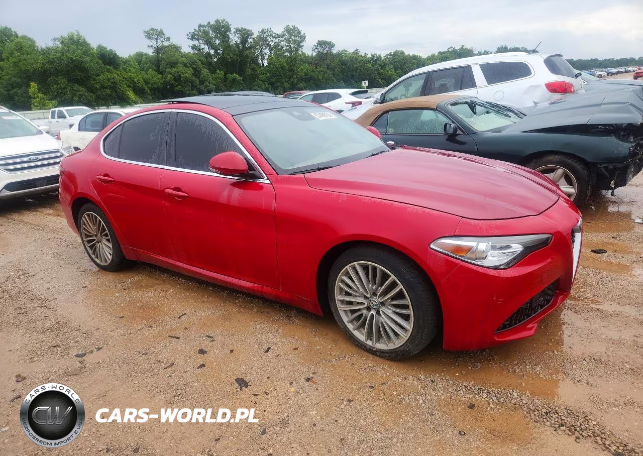 2017 Alfa Romeo Giulia Ti VIN:ZARFAECN5H7536818 - 4
