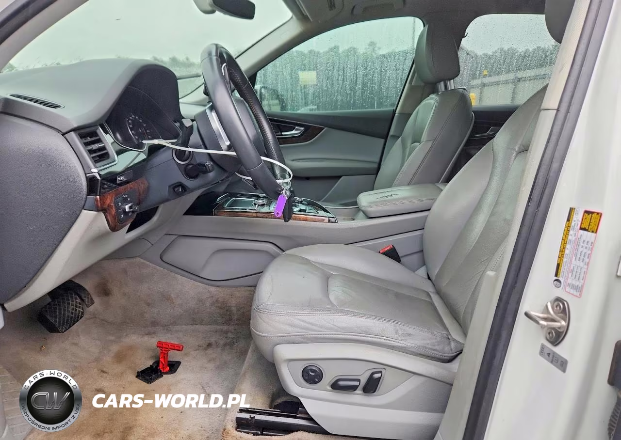 2017 Audi Q7 Premium Plus VIN:WA1LAAF71HD012970 - 7