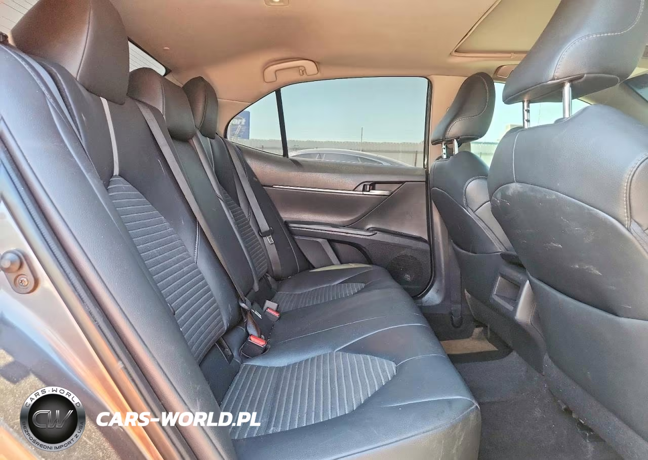 2019 Toyota Camry Se VIN:4T1B11HK0KU810057 - 10