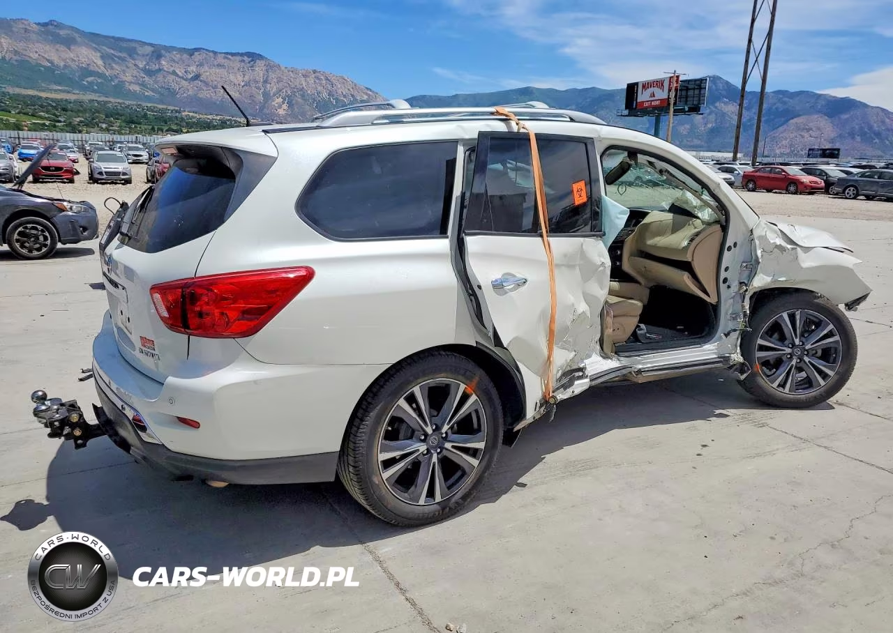 2018 Nissan Pathfinder Platinum VIN:5N1DR2MN8JC653440 - 3