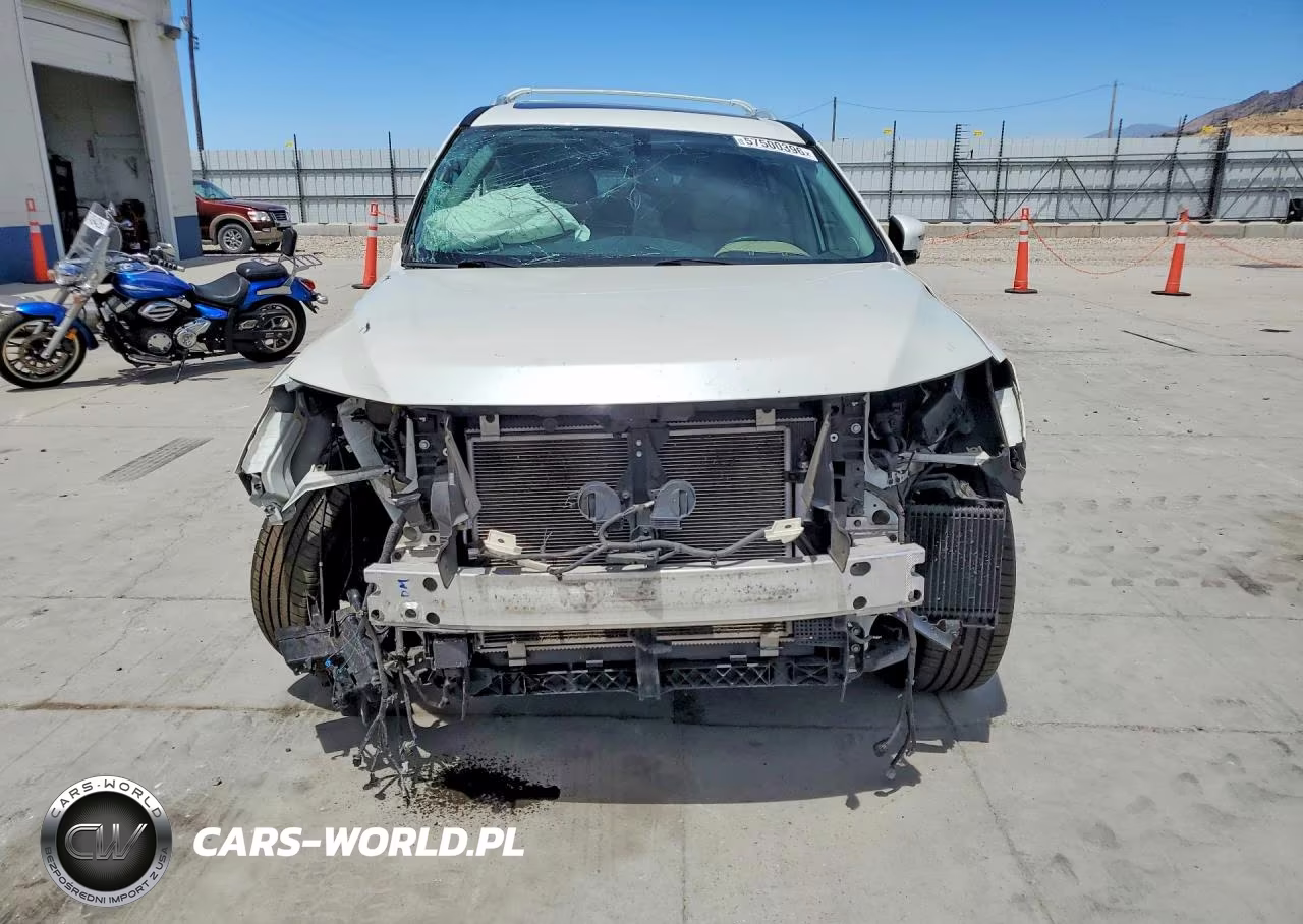 2018 Nissan Pathfinder Platinum VIN:5N1DR2MN8JC653440 - 5