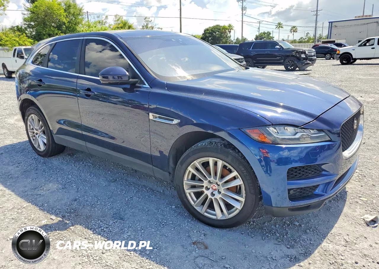 2018 Jaguar F-Pace Prestige VIN:SADCK2FX0JA266724 - 4
