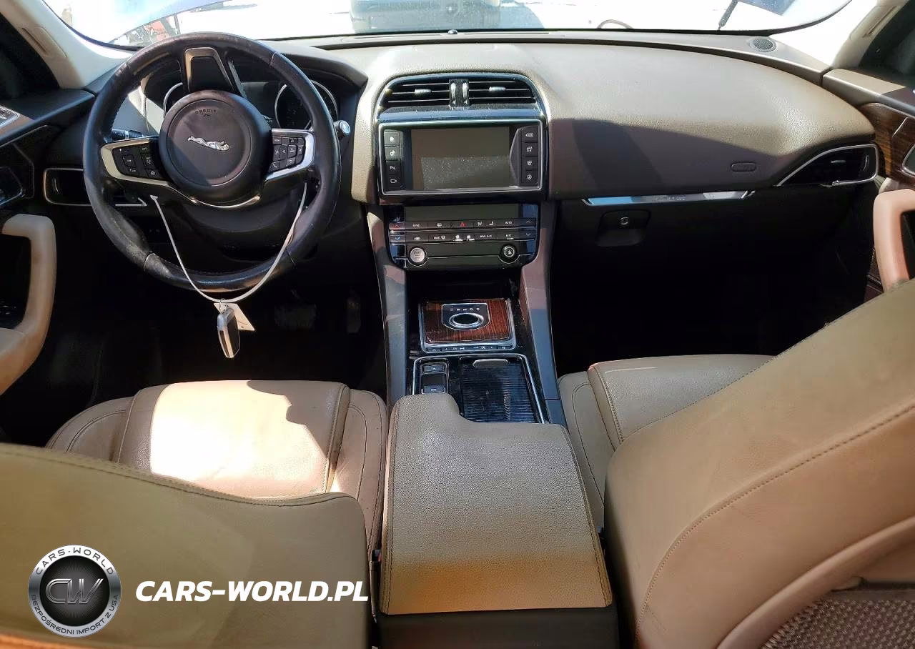 2018 Jaguar F-Pace Prestige VIN:SADCK2FX0JA266724 - 8