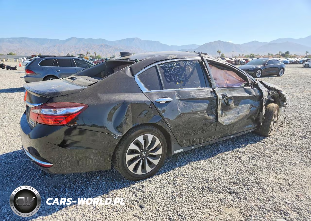 2017 Honda Accord Touring Hybrid VIN:JHMCR6F72HC006580 - 3