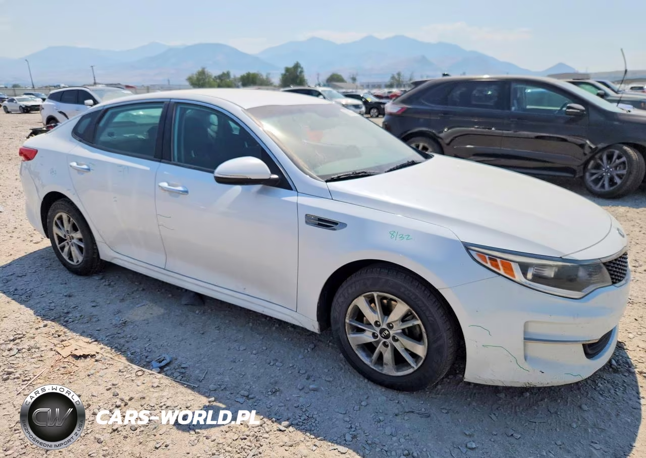2017 Kia Optima Lx VIN:5XXGT4L30HG156813 - 4
