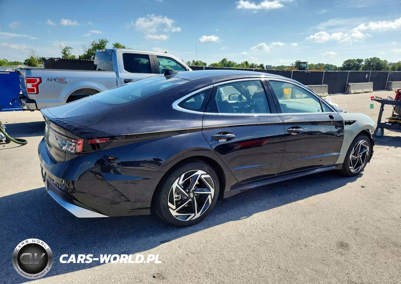 2026 Hyundai Sonata Sel Sport VIN:KMHL64JA8TA525070 - 3