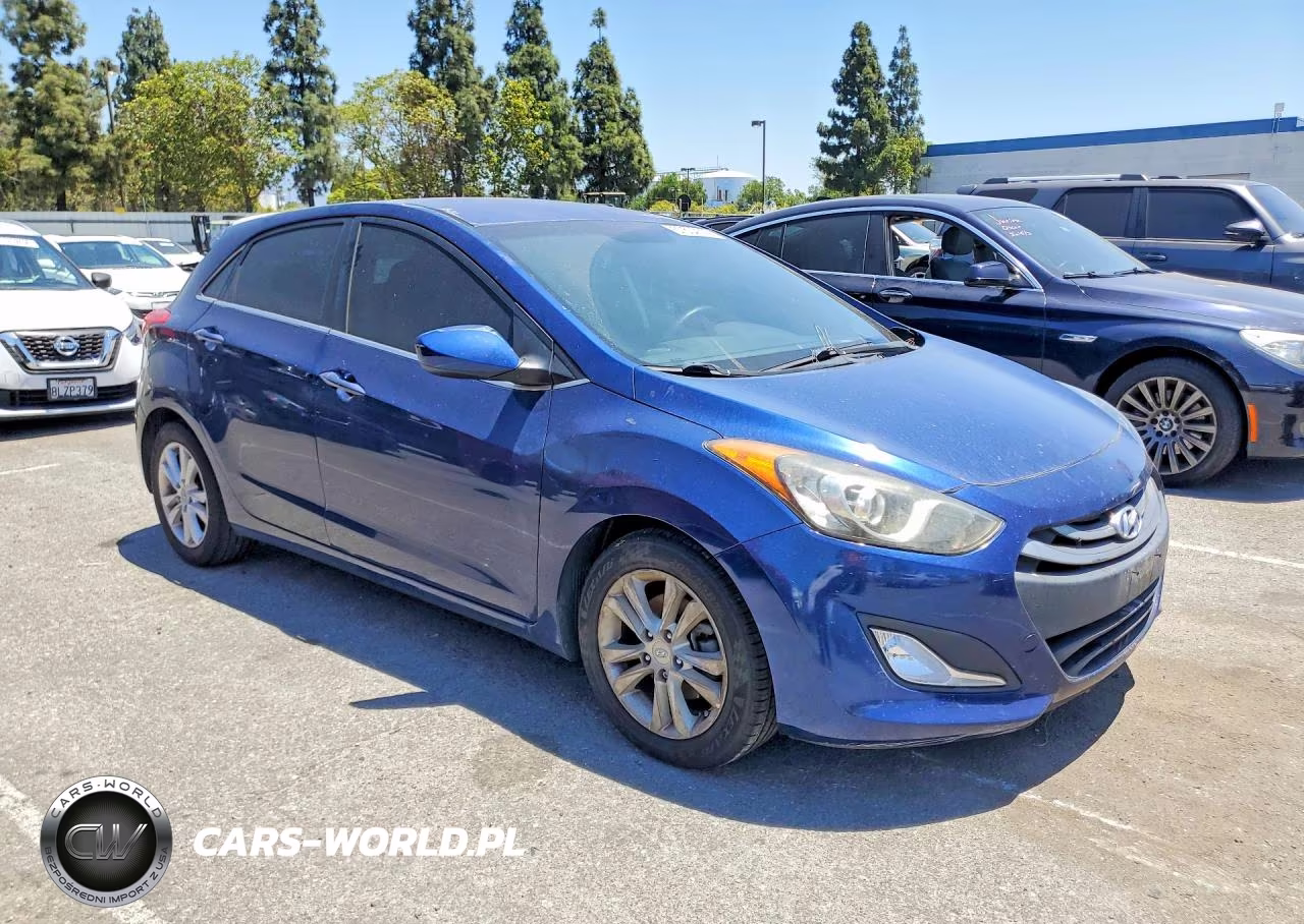 2013 Hyundai Elantra Gt Base VIN:KMHD35LE1DU089004 - 4