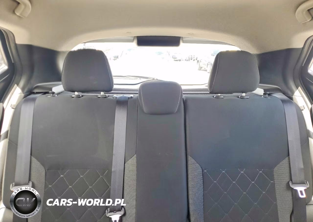 2019 Nissan Kicks VIN:3N1CP5CU7KL503974 - 10