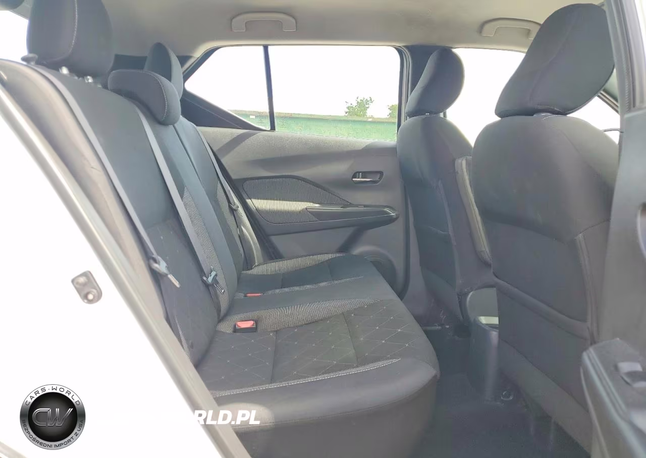 2019 Nissan Kicks VIN:3N1CP5CU7KL503974 - 11
