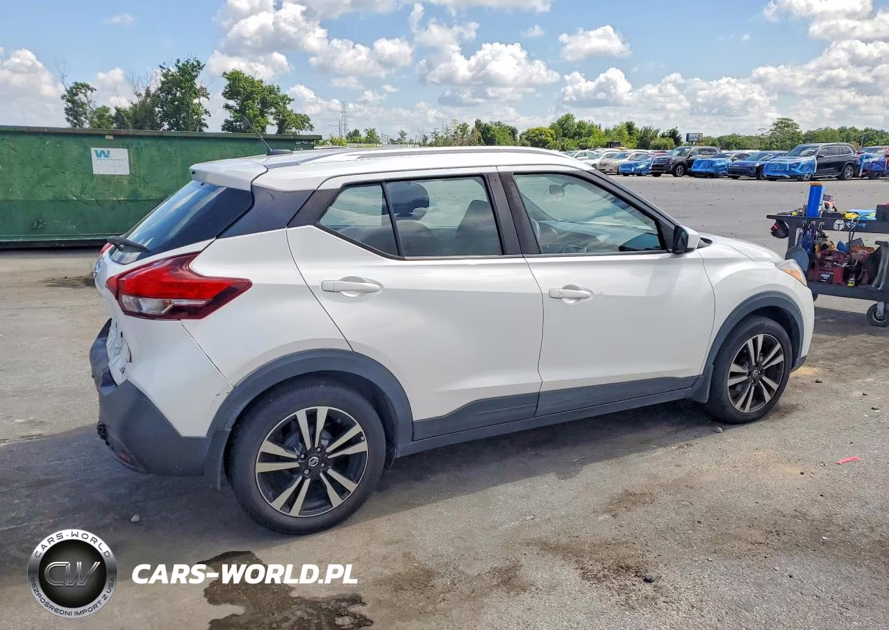 2019 Nissan Kicks VIN:3N1CP5CU7KL503974 - 3