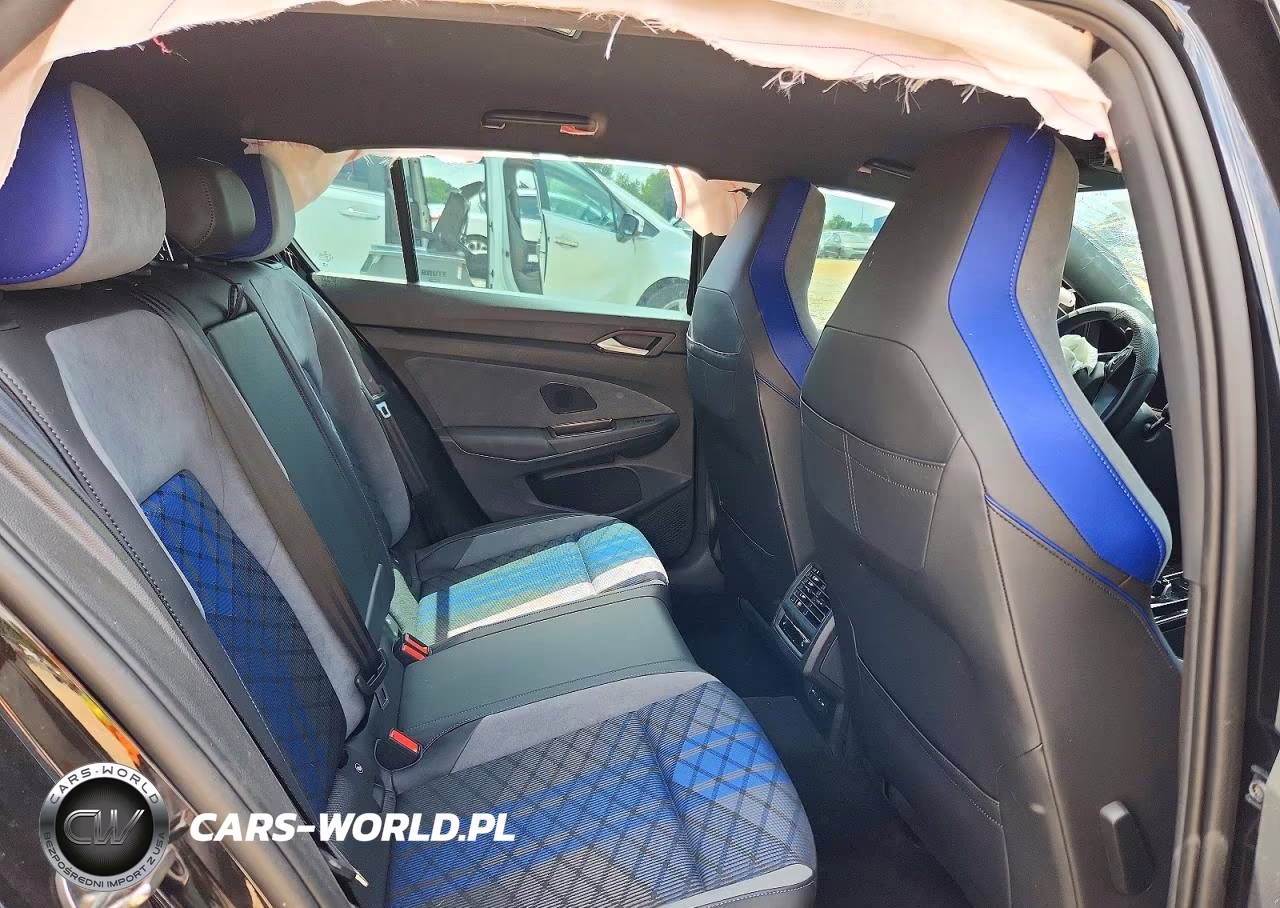 2025 Volkswagen Golf R Black Edition VIN:WVWFB7CD1SW258443 - 11