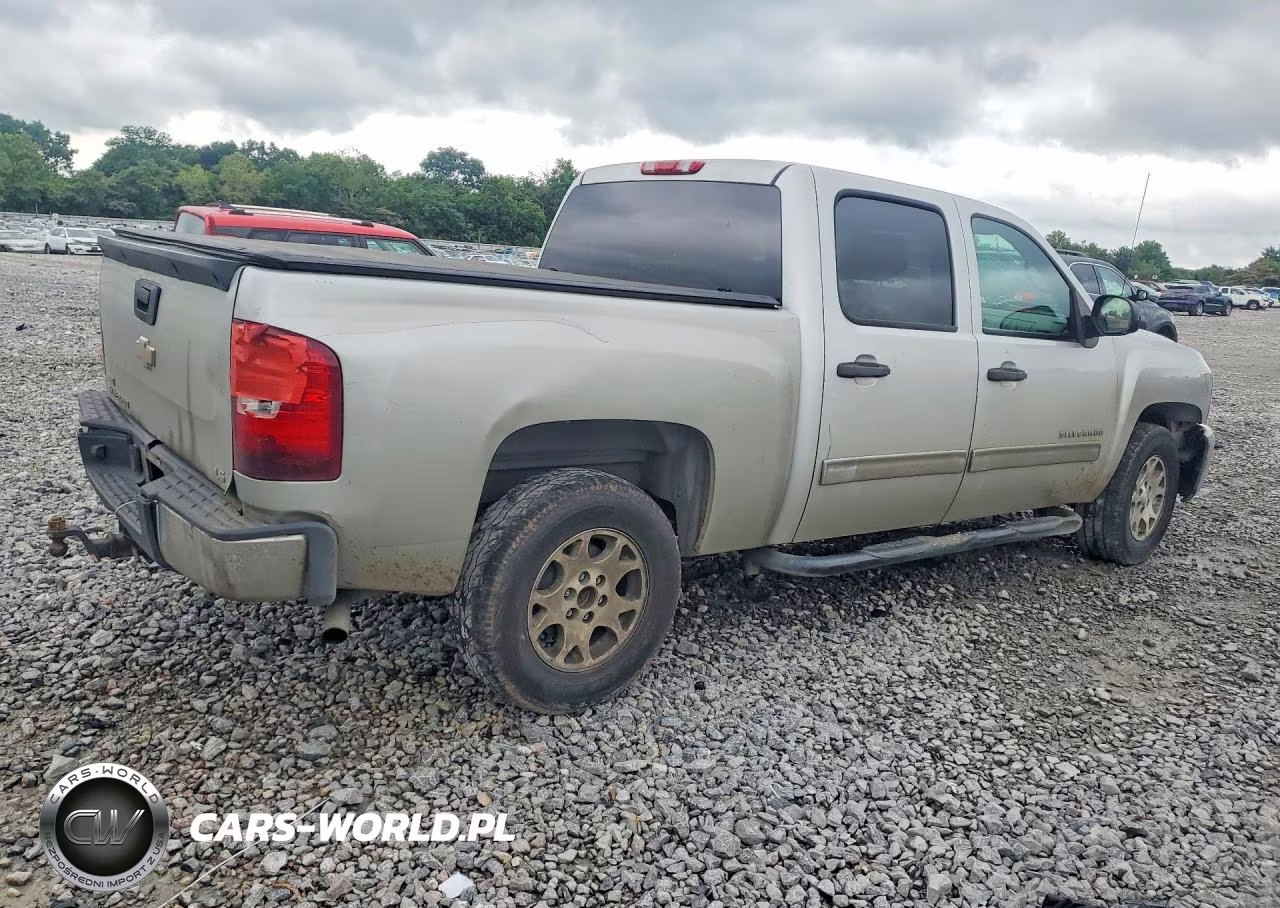2011 Chevrolet Silverado C1500 Ls VIN:3GCPCREAXBG190884 - 3
