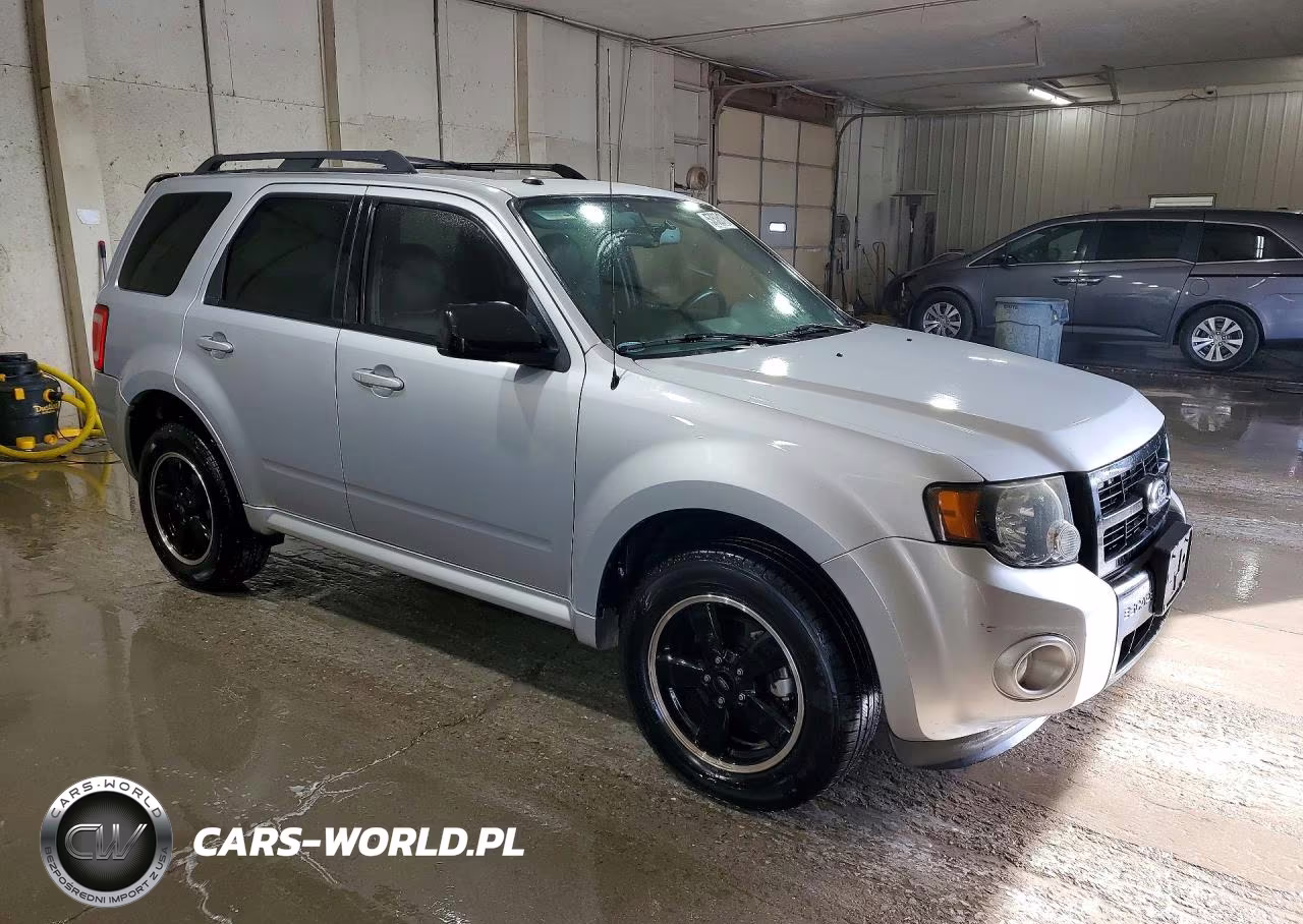 2011 Ford Escape Xlt VIN:1FMCU0D71BKB23463 - 4