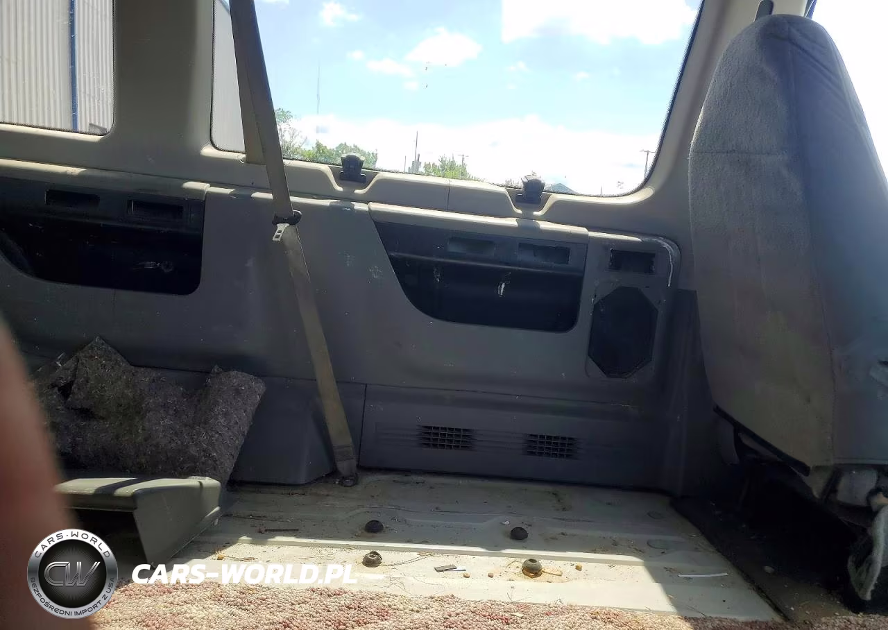 2008 Ford Econoline VIN:1FBSS31L28DA91570 - 11