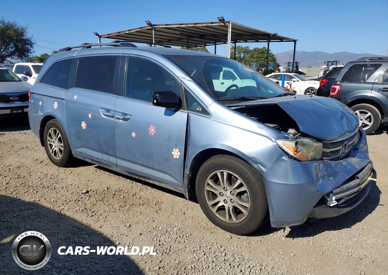 2013 Honda Odyssey Exl VIN:5FNRL5H62DB049969 - 4
